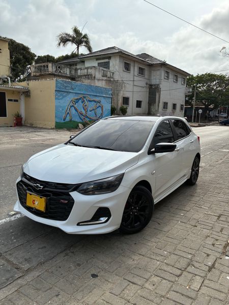 Chevrolet Onix Rs - imagen secundaria 2