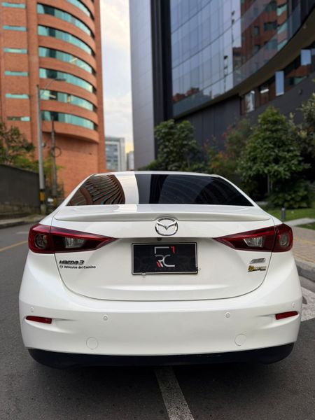 Mazda 3 Touring 2.0cc - imagen secundaria 2