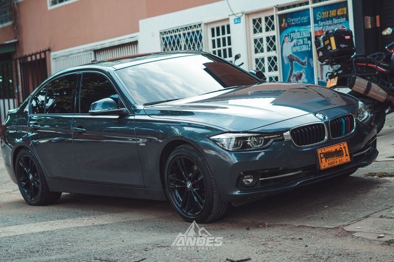 BMW 318i 2018 - imagen secundaria 1