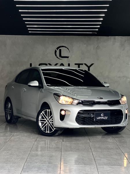Kia Rio Vibrant Sedan At - imagen secundaria 1