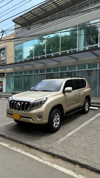 Se vende o permuta Toyota TXL 2013 - imagen secundaria 1