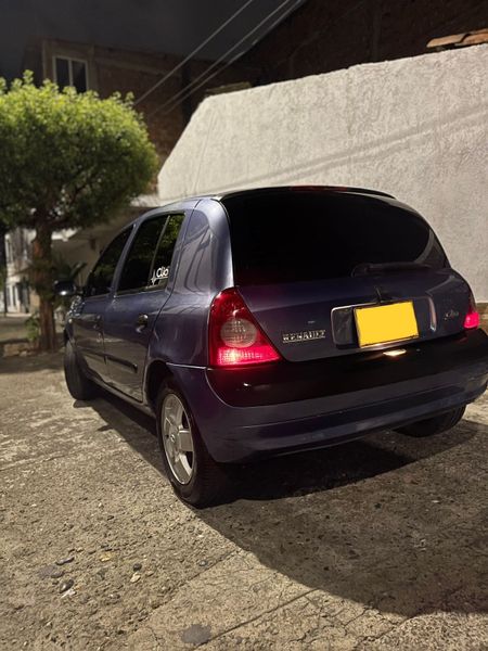 Renault Clio Expression 2005 - imagen secundaria 1