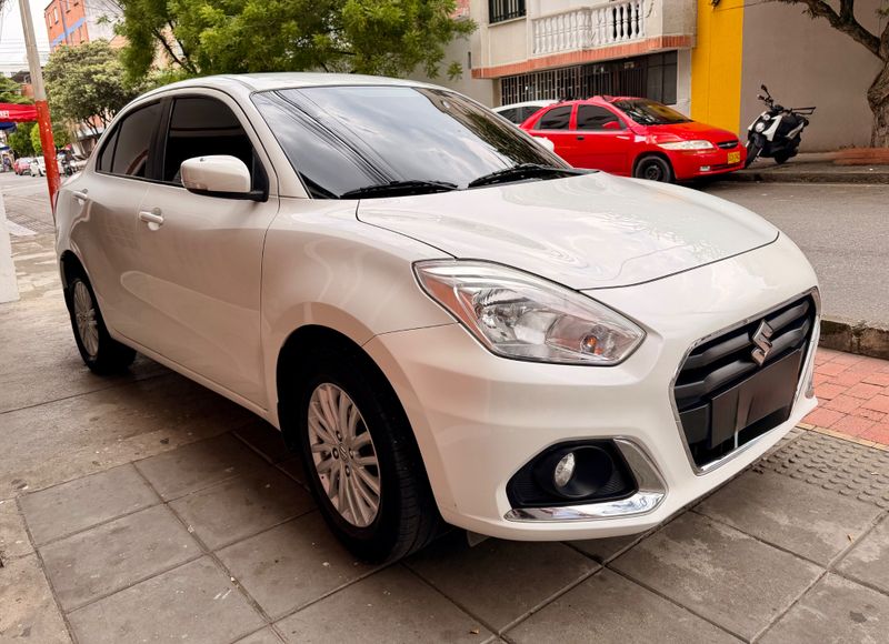 SUZUKI SWIFT DZIRE 2023 MT - imagen secundaria 1