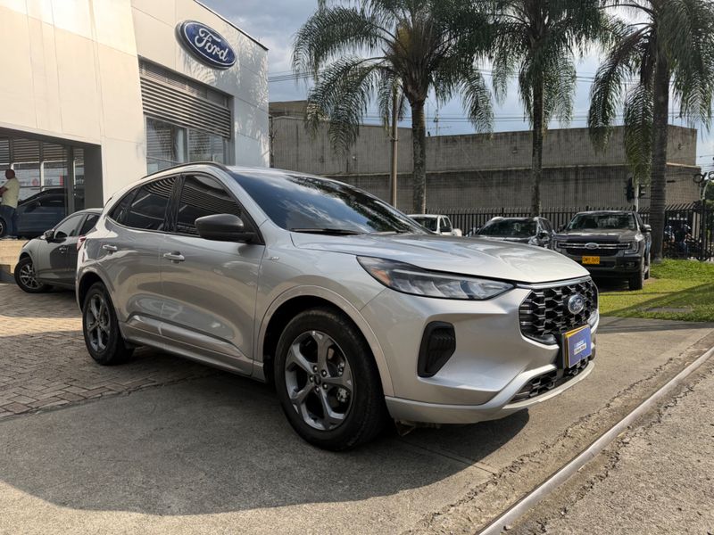 Ford Escape St line Hibirda - imagen secundaria 2