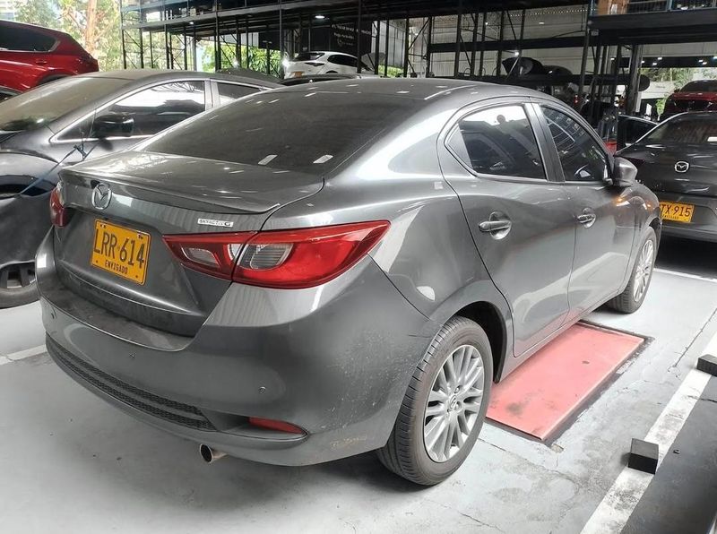 Mazda 2 Grand Touring LX 2023 - imagen secundaria 1