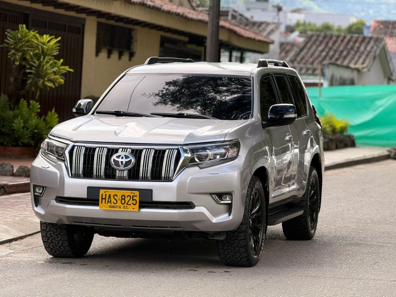 TOYOTA PRADO TXL 2013 Diesel  BLINDADA  EXCELENTE ESTADO - imagen secundaria 1