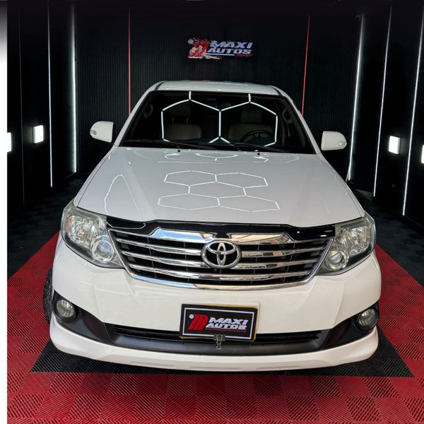 Toyota Fortuner SR5 2.700 cc Gasolina Automática 4x2 - imagen secundaria 1