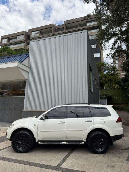 Mitsubishi Nativa Sport 3.0cc - imagen secundaria 1