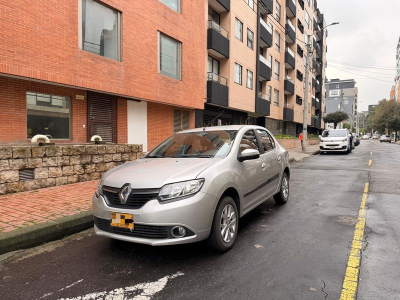 Renault Logan Privilege 2017 versión full equipo. - imagen secundaria 2
