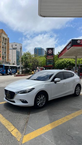 Mazda 3 Touring Hatchback - imagen secundaria 2