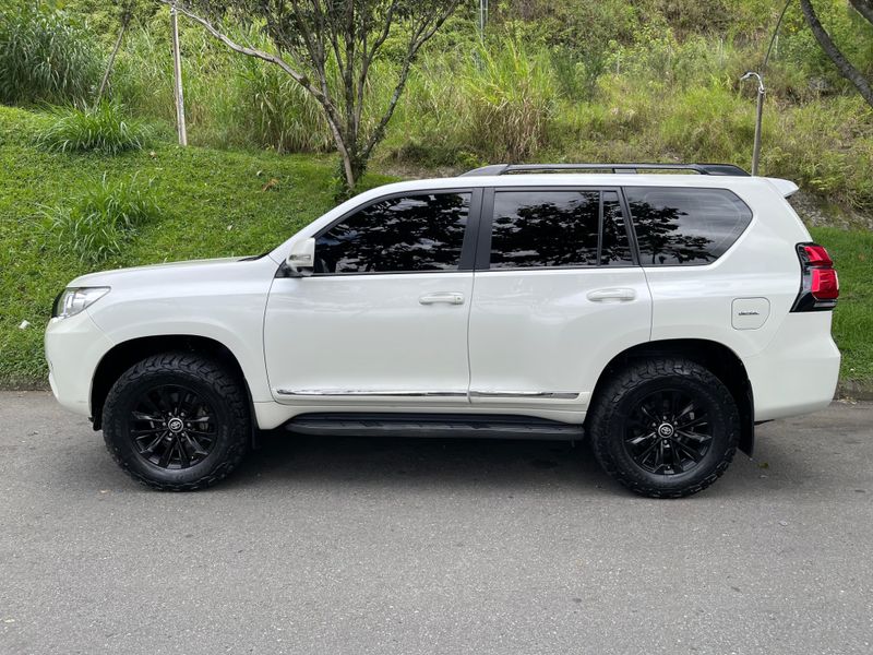 Toyota Prado Tx-L - imagen secundaria 1