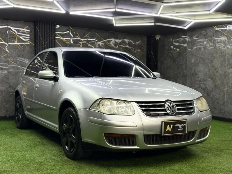 VOLKSWAGEN JETTA TRENDLINE 2010 - imagen secundaria 2