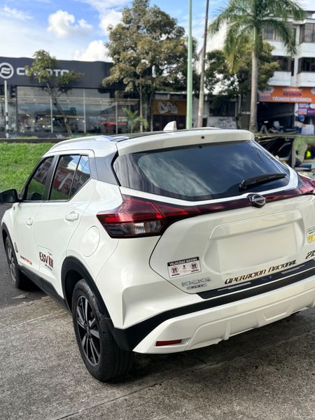 Nissan kicks 2026 Vehículo de servicio público - imagen secundaria 2