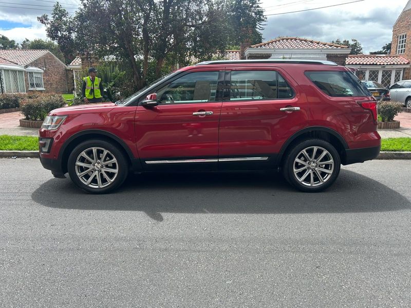 Ford Explorer Limited - imagen secundaria 1