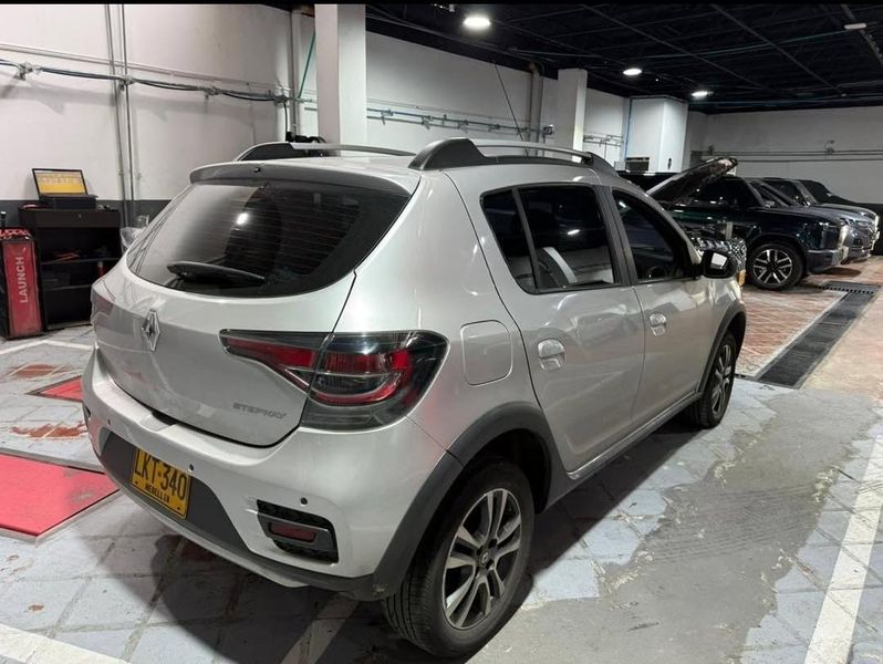 Renault sandero Stepway intens 2023 - imagen secundaria 1