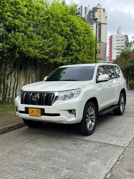 Toyota Prado txl 2023 2.8 diesel 4x4 - imagen secundaria 2