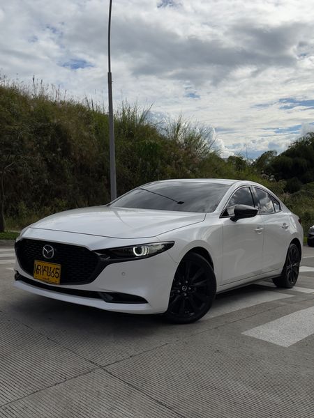 Mazda 3 Grand Touring LX Carbón Edition 2025 - imagen secundaria 2