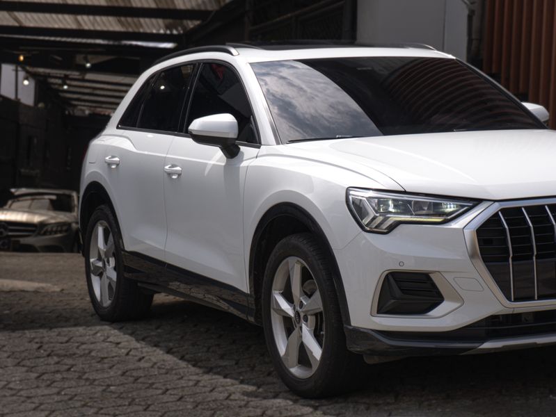 Audi Q3 2.0 TFSI Quattro Progresive - imagen secundaria 1