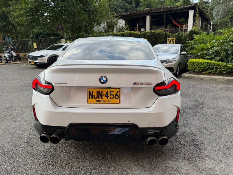 BMW M240i 2024 - imagen secundaria 1