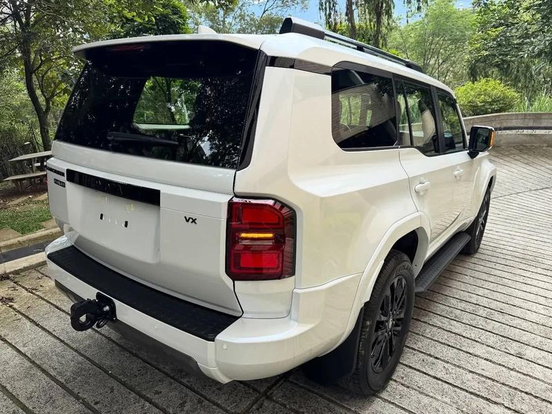 Toyota Prado VX diésel 2026 - imagen secundaria 2