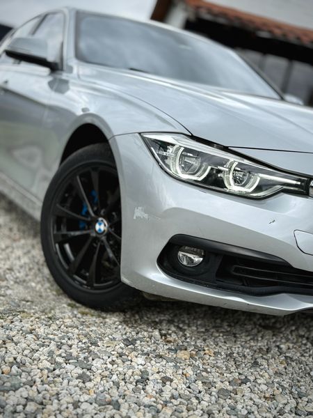 BMW 318i - imagen secundaria 1