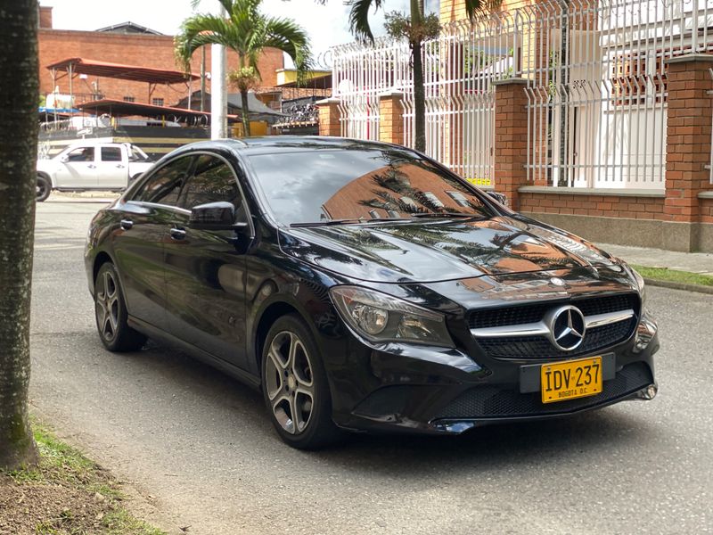 Mercedes Benz Cla200 1.6 Turbo - imagen secundaria 2