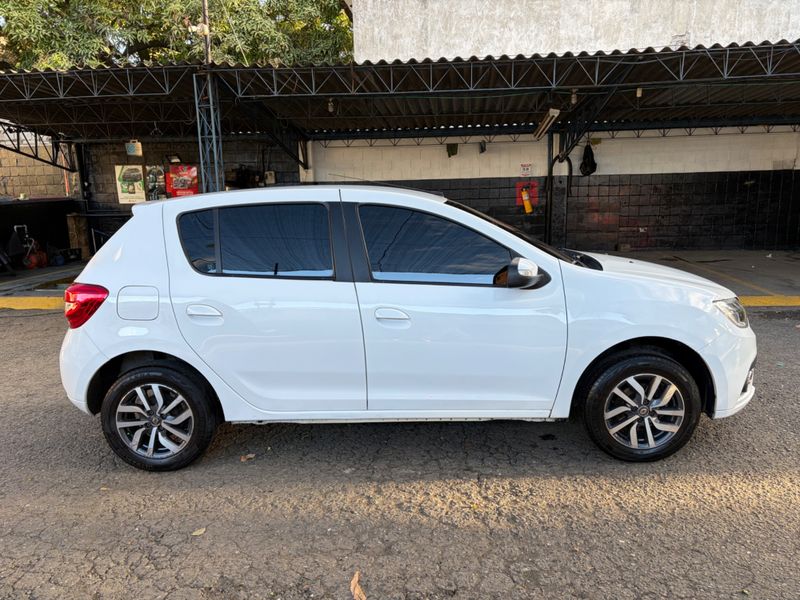 Renault Sandero Zen - imagen secundaria 2