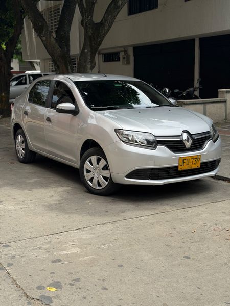 Renault Logan 2017 automático - imagen secundaria 2