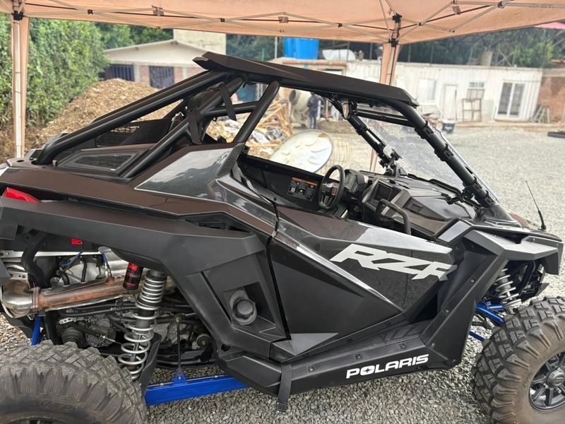 polariz RZR 2022 175 horas de uso - imagen secundaria 2