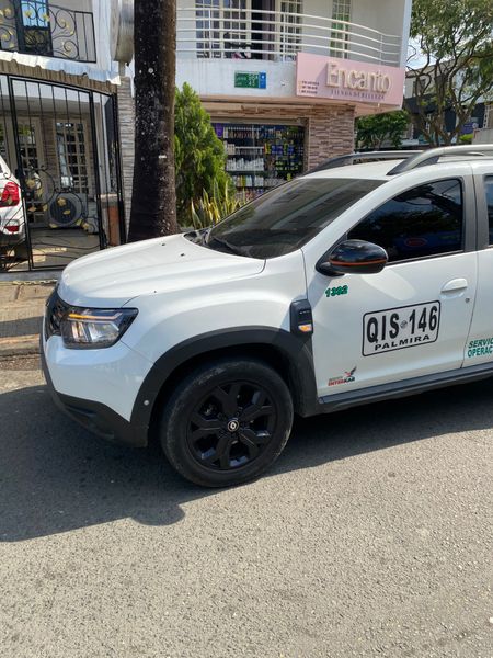 Renault Duster Iconic Turbo 4x4 - imagen secundaria 1