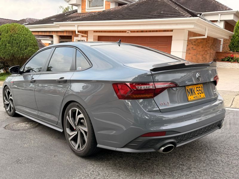 Volkswagen Jetta GLI 2024 - imagen secundaria 2