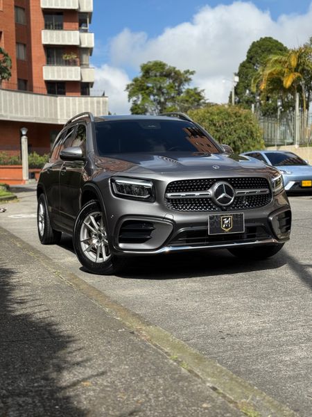 Mercede Benz glb 200 AMG LINE 2024 - imagen secundaria 2