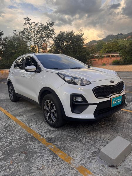KIA SPORTAGE 2.0 GASOLINA 4x2 AT - imagen secundaria 1