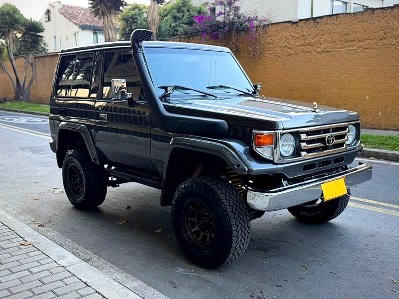 Toyota Land Cruiser 4.5 2005 - imagen secundaria 2