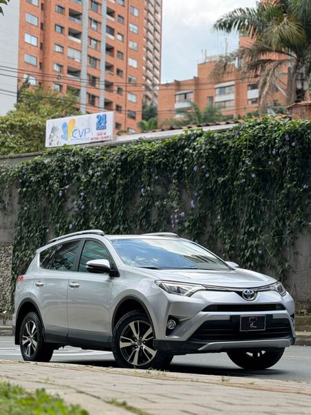 Toyota RAV4 Life 2.0cc - imagen secundaria 2