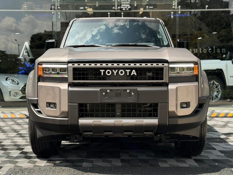 Toyota Prado TX-L Hybrid iForce Max - imagen secundaria 1