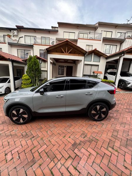 Volvo C40 0.0 Ultimate Pure Electric - imagen secundaria 1