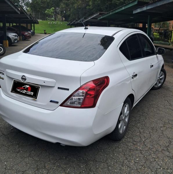 Nissan Versa At 2014 - imagen secundaria 2