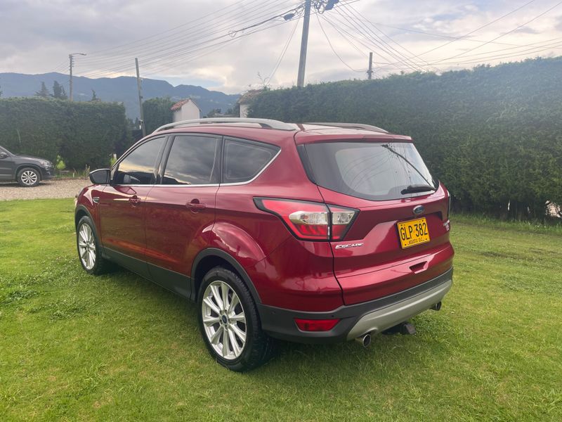 2019 FORD ESCAPE TITANIUM TOPE DE GAMA. PERFECTA. ASEGURABLE - imagen secundaria 2