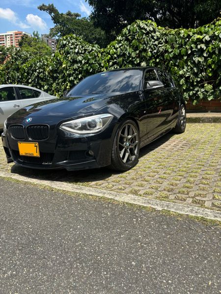 BMW 118i 2015 1.6T - imagen secundaria 1