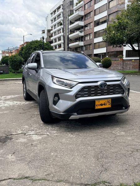 Toyota RAV4 Limited Hybrid 2021 - imagen secundaria 1