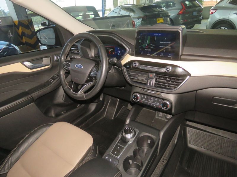 VENDO FORD ESCAPE TITANIUM - imagen secundaria 2