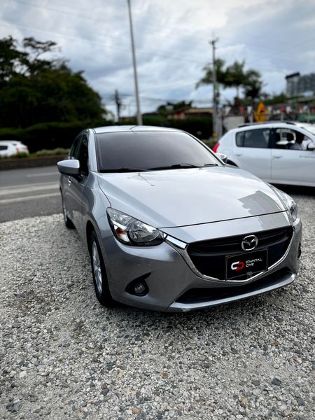 Mazda 2 Touring - imagen secundaria 2