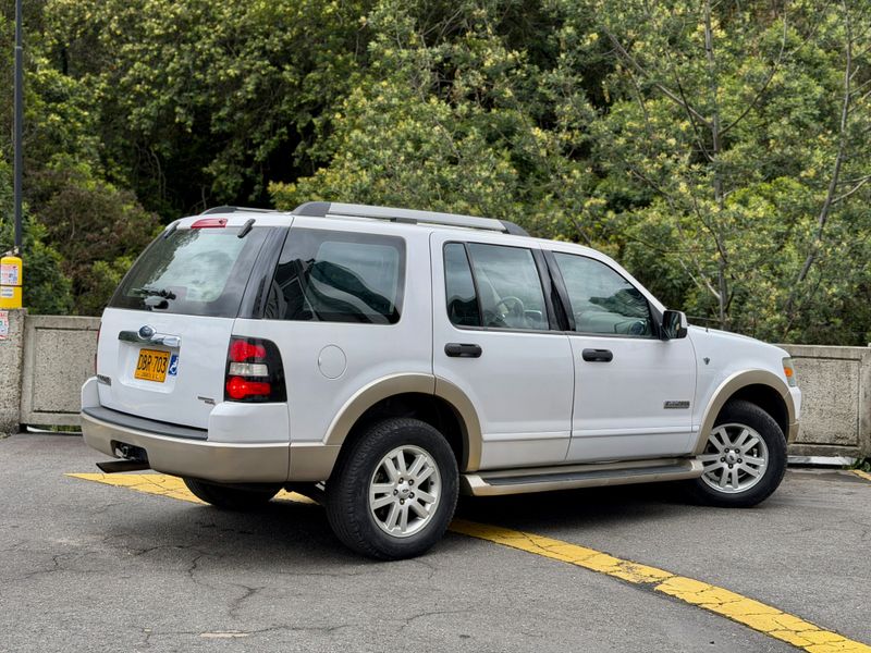 Ford Explorer Eddie Bauer 2007 - imagen secundaria 2