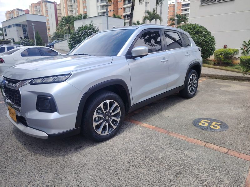 Suzuki Grand Vitara 1.5 Glx 4X4 All Grip Híbrida - imagen secundaria 1