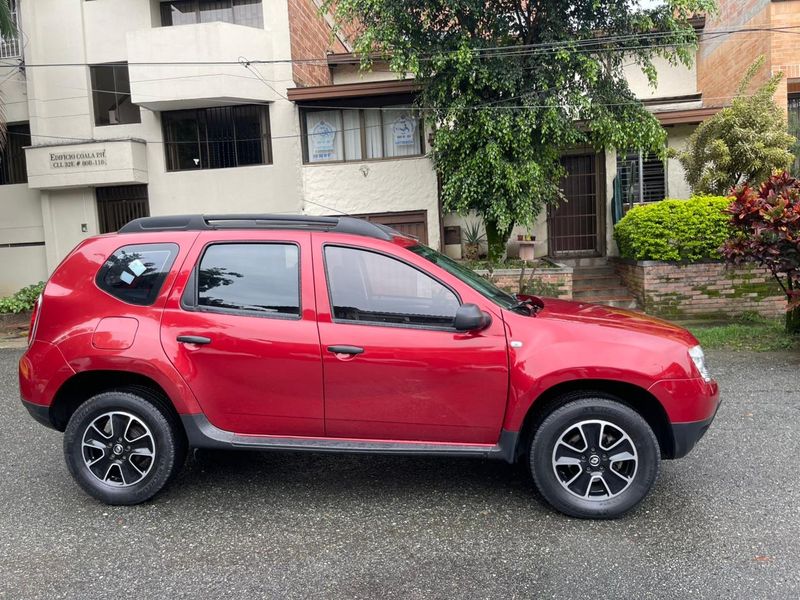 Renault Duster 2016 2.0 - imagen secundaria 1