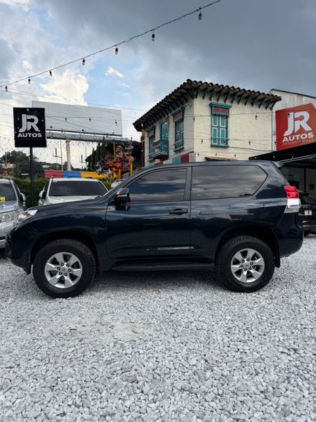 TOYOTA PRADO TX 2010 - imagen secundaria 2