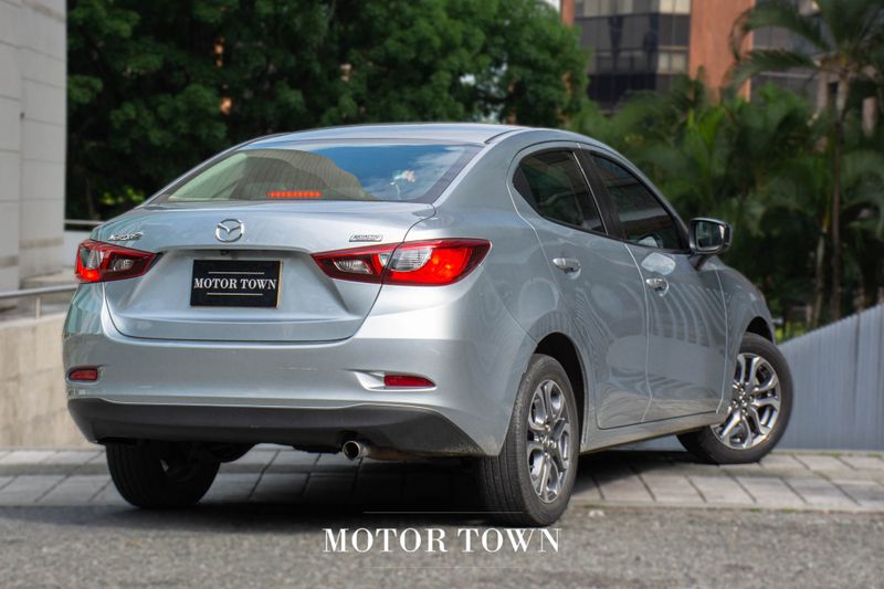Mazda 2 Sedan 1.5 Grand Touring Lx 2019 - imagen secundaria 2