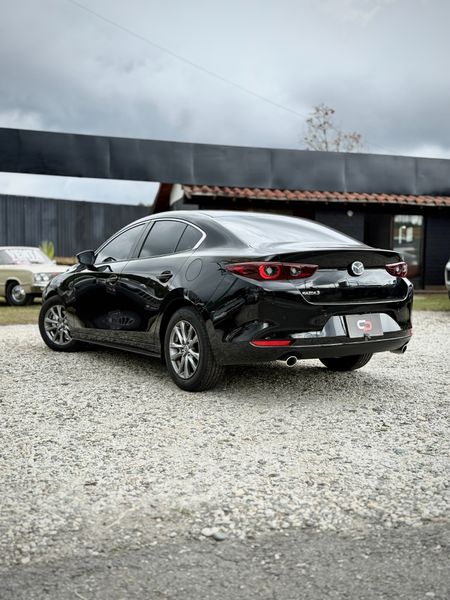 Mazda 3 Touring Hibrido - imagen secundaria 1