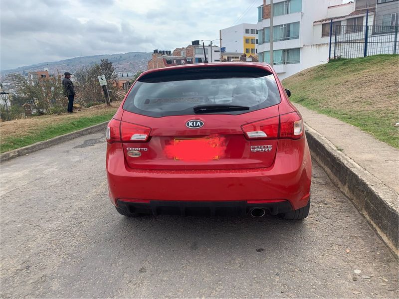 Kia CERATO FORTE 1.6 Hb  sport Automatico - imagen secundaria 1